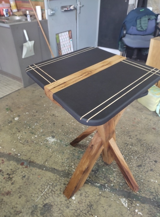 Mange debout et support pot de fleur