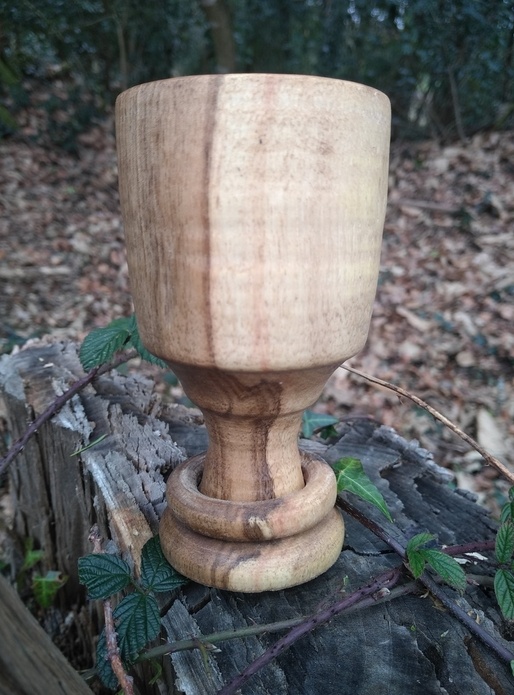 Verre à pied aux outils à main