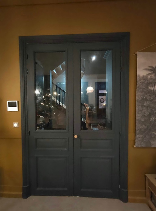 Porte grand cadre vitrée