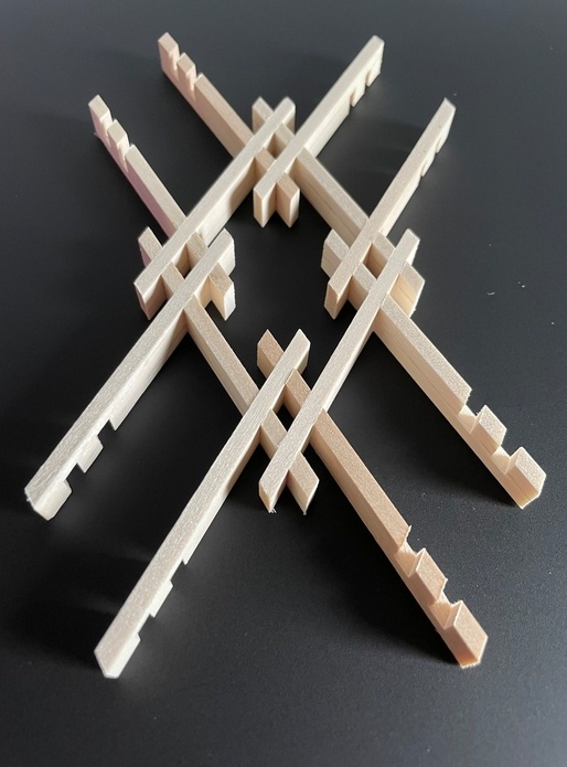 Kumiko modèle hishi izutsu-tsunagi