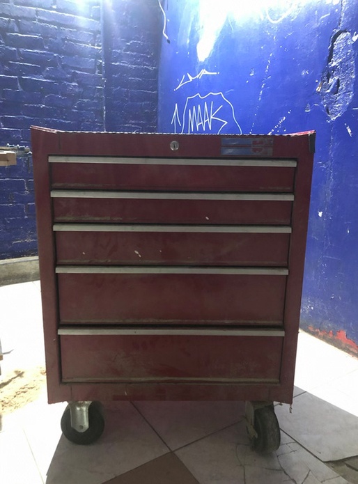 Servante Wurth rouge en métal (5 tiroirs) - visible à Paris