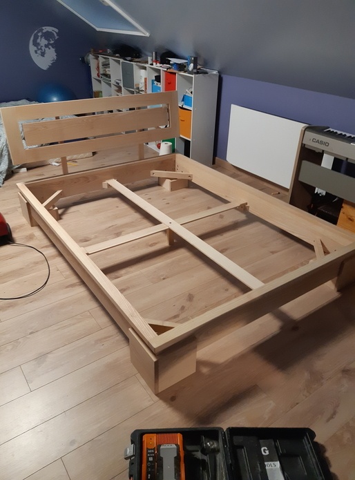 Lit double en frênes