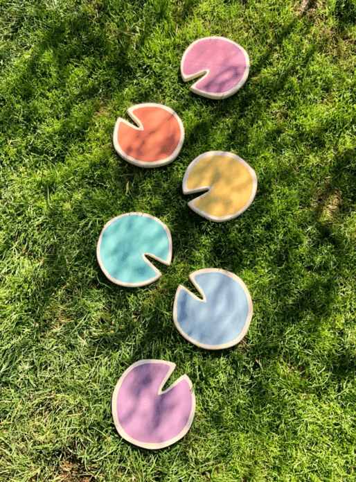 Des stepping stones pour développer la motricité des enfants