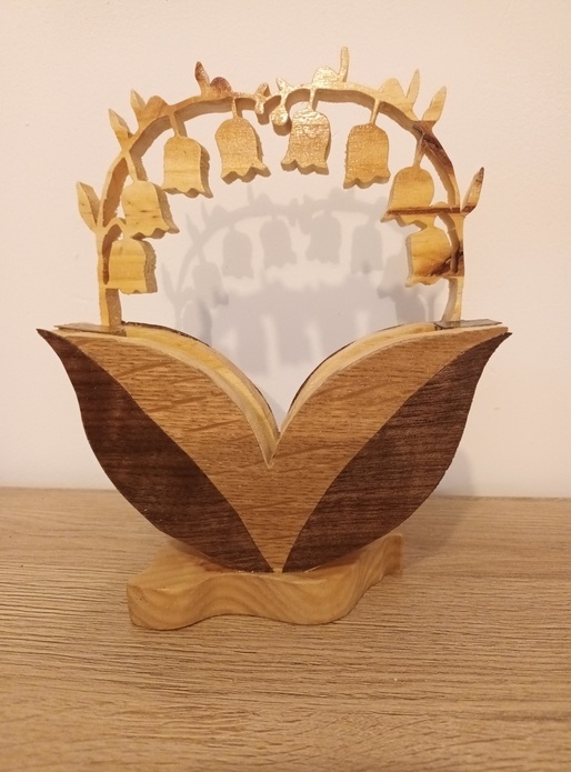 Petit panier bois  porte muguets