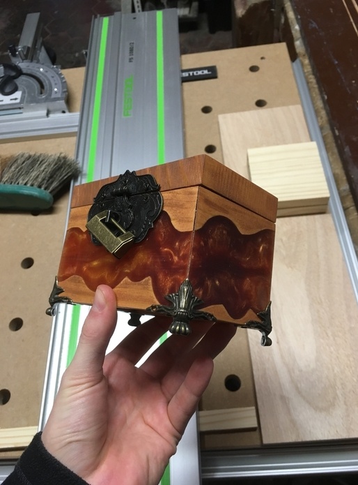 Coffret secret #0 - Sapin & epoxy