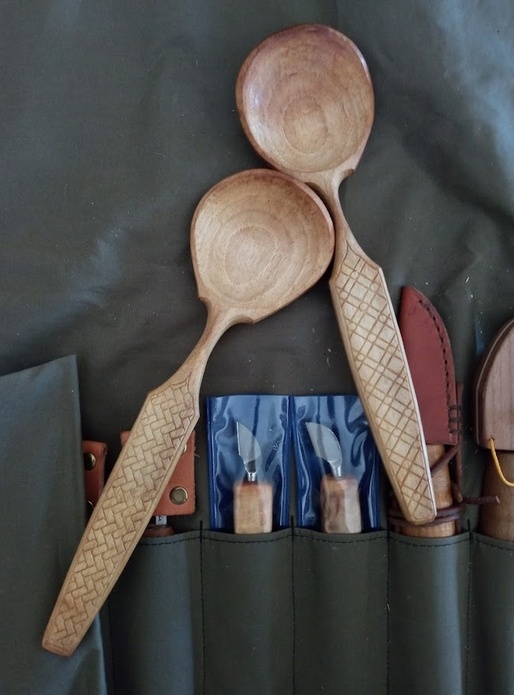 Cuillères à salade en noyer