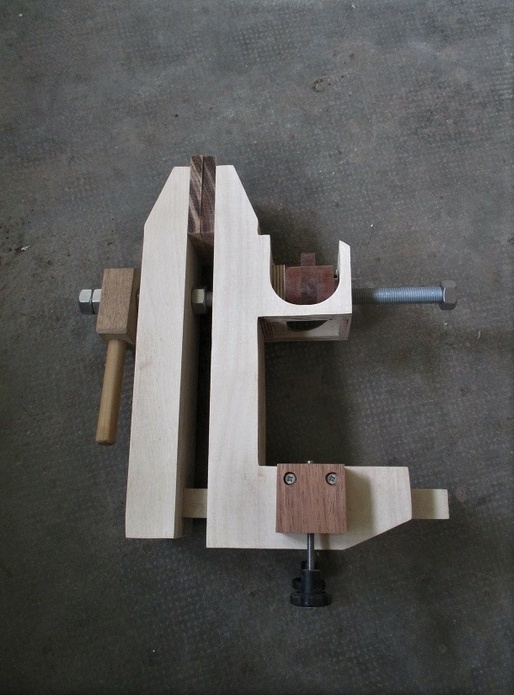 Etau amovible à débrayage automatique