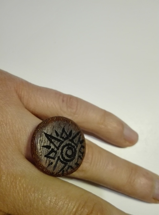 Une bague en bois