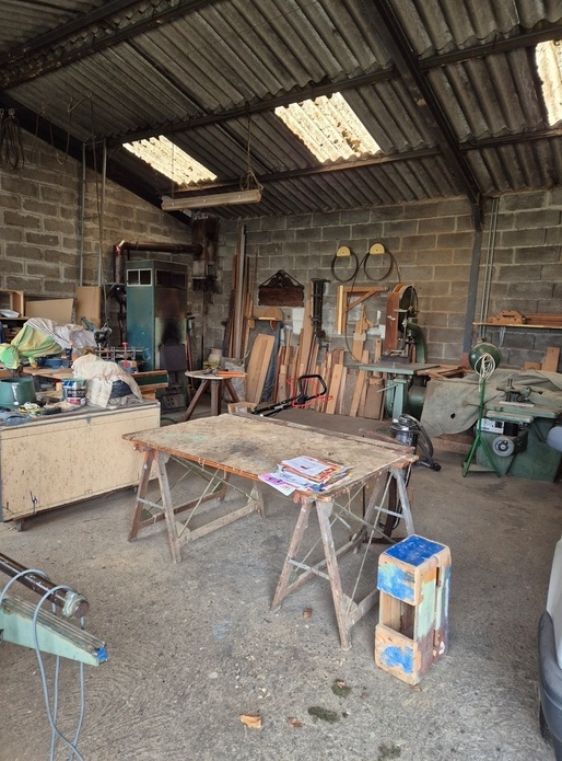 Vente d'outillage d'un atelier complet de menuisierie-ébénisterie