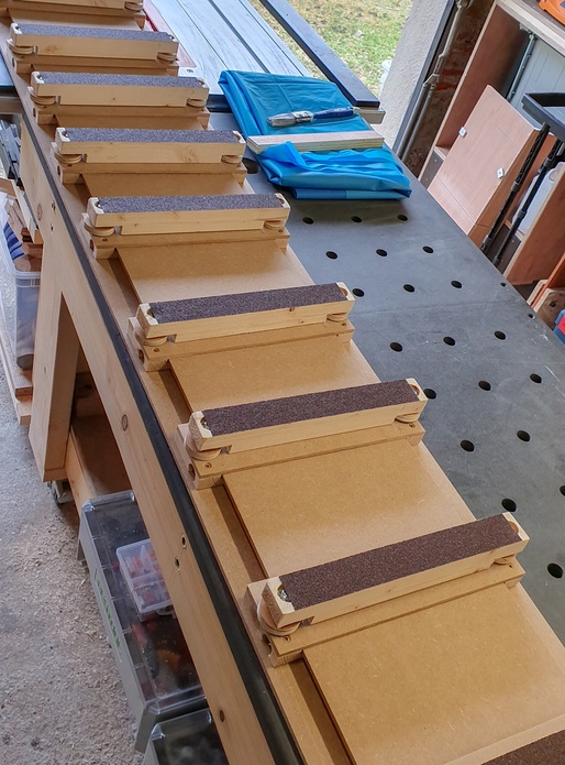 Gabarit pour dégauchir avec une raboteuse