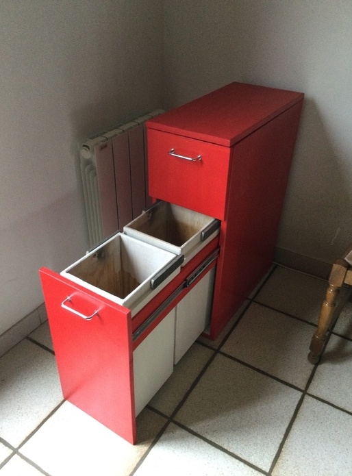 Petit meubles de tri sélectif pour cuisine.