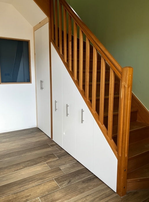 Placards sous escalier