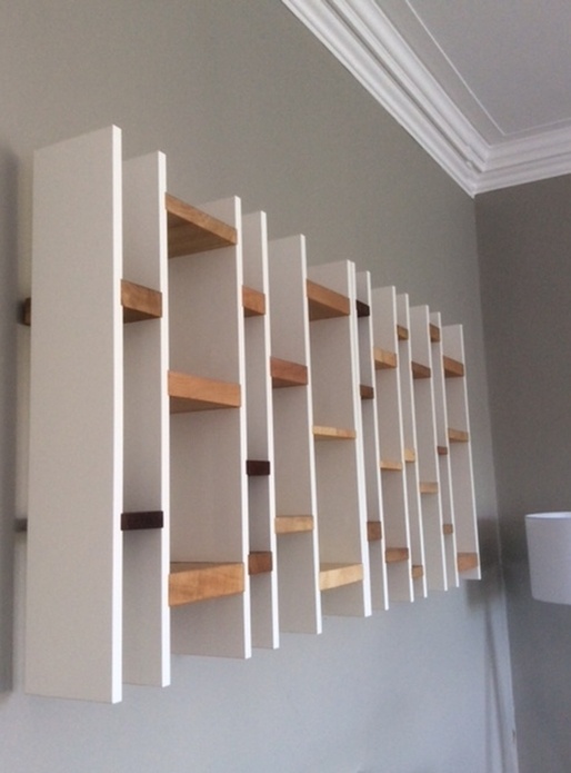 Étagères massif et brillant