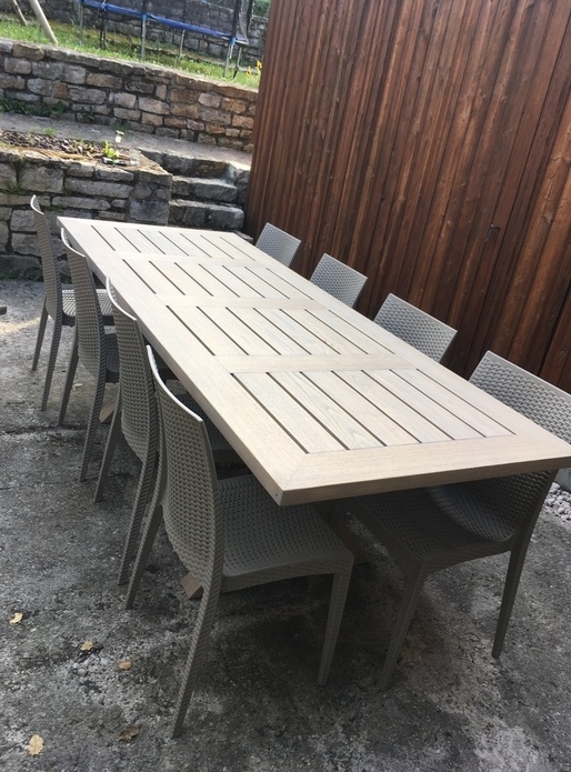 Table d’extérieur