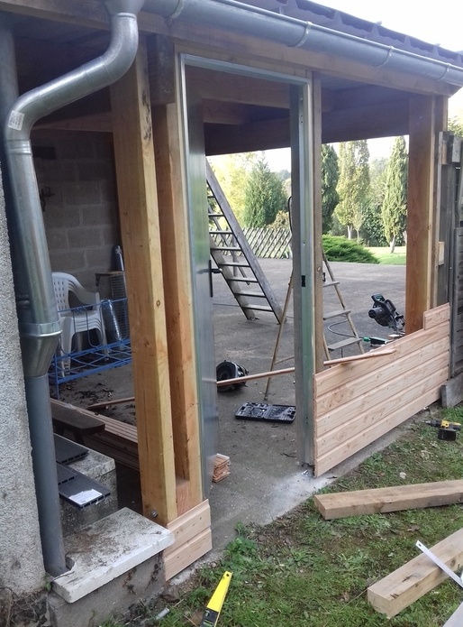 Auvent avec une terrasse sur le toit