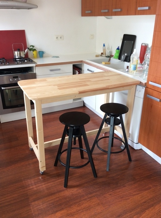 Ilot/table de cuisine mobile