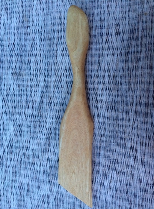 Spatule sur mesure en saule