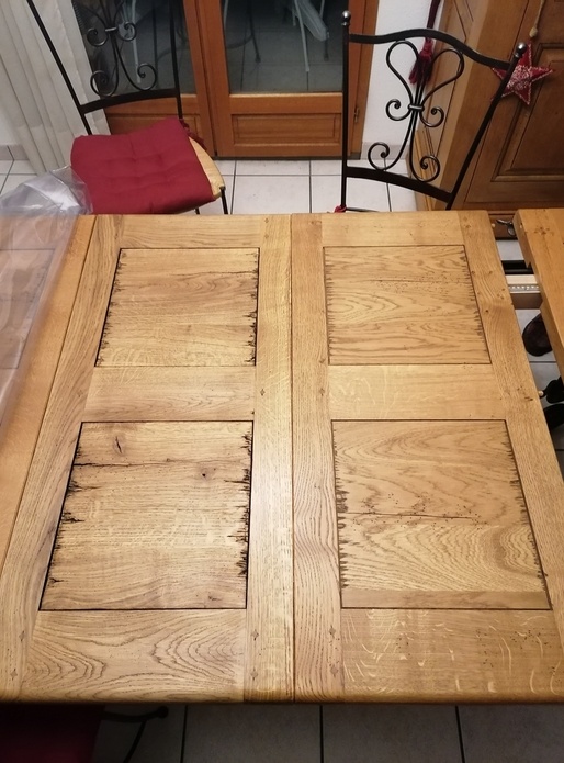 La copie a gauche, l'originale a droite