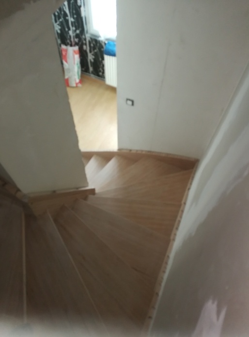 Escalier deux quarts tournant en Baubuche