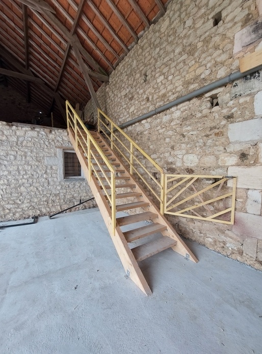 Un escalier de meunier droit sans prétention mais efficace!