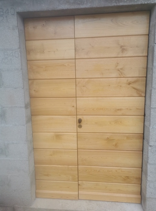 Porte en chataignier double battants