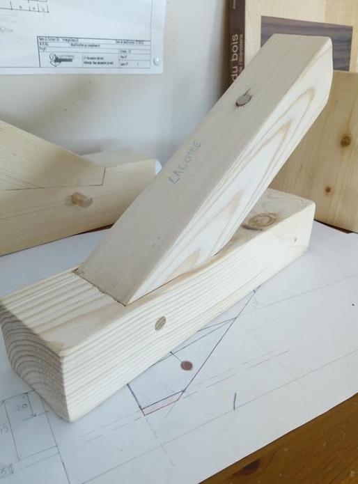 Assemblage embrèvement tenon mortaise