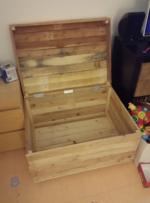 Coffre à jouets en palettes