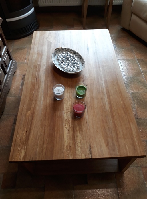 Table basse en hêtre