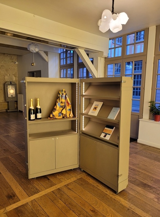 Une valise mobile pour une boutique de musée