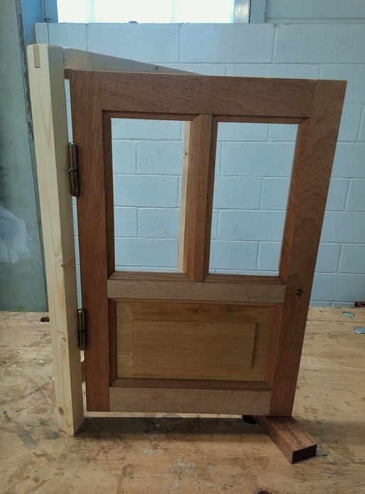 Fabrication d'une porte intérieure (maquette)