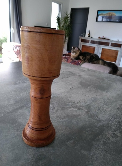 Maillet de sculpture au tour a pédale