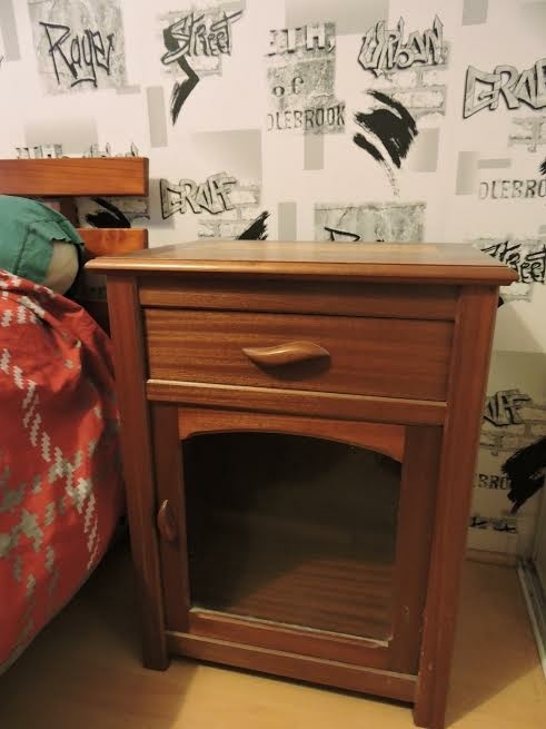 Chevet  en sapelli avec marqueterie 1 er année de cap