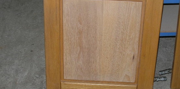 porte a panneaux massif