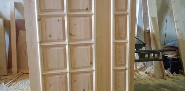 Porte d'entrée avec cadre