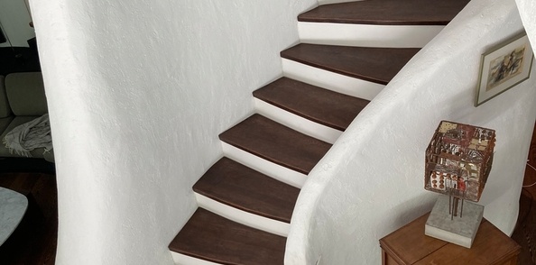 Un escalier en chêne sur une inspiration de Jacques Couëlle