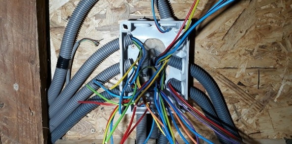 Pas à pas] La sécurité électrique dans l'atelier par Ara sur L'Air du Bois