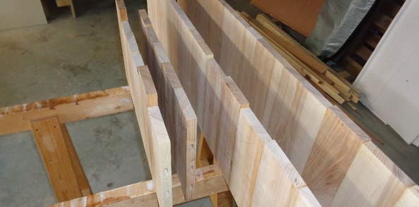 Construction des panneaux pour le mobile de salle de bain