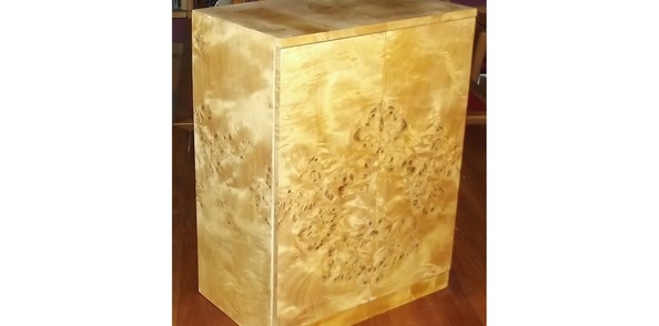 Petit meuble à tiroirs