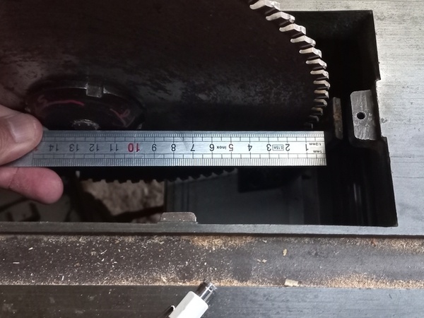 Mesure  du rayon max ( arbre jusqu'à la butée qui soutiens le moteur ).