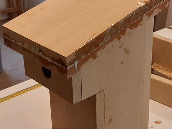 polyuréthane qui bave de partout