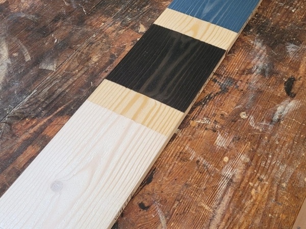 Essais de Woodcream sur sapin brossé