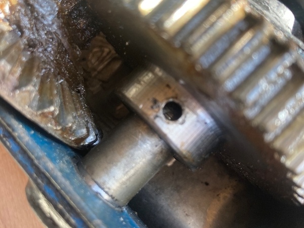 Axe engrenage défectueux ?