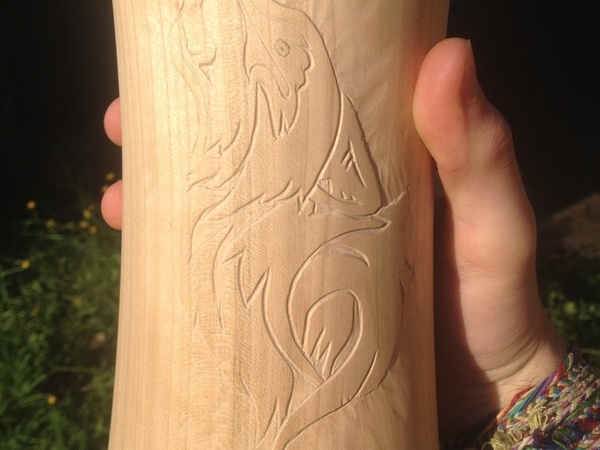 Tout fait aux ciseaux de sculpture sauf l'oeil, fait à la dremel