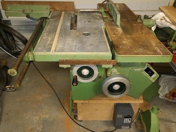 Montage du variateur sur le support en bois