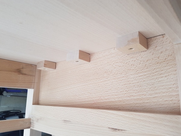 Blocs de fixation du plateau