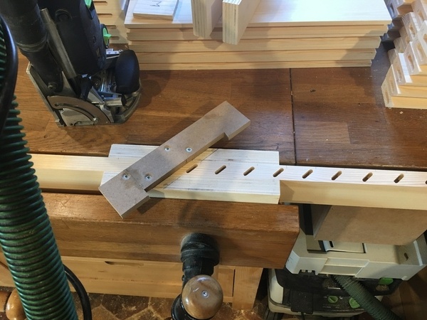 Gabarit de mortaisage des persiennes à la domino