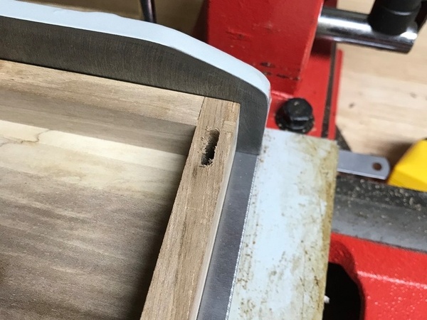 Trou de passage du quadrant côté couvercle