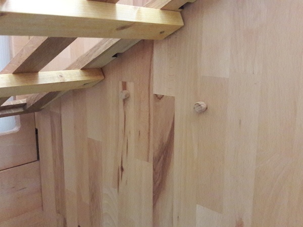 le sommier est posé sur des taquets