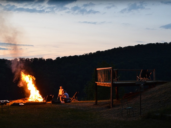 Dernier petit kif : faire brûler les chutes et les ronces que la terrasse a remplacé !