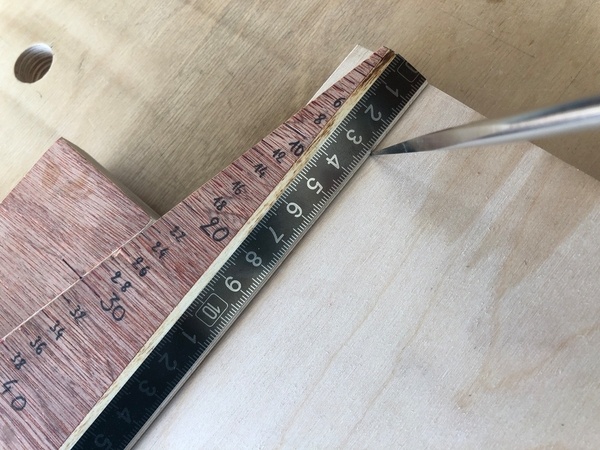 Pointage à 30 mm des deux bords en un seul geste